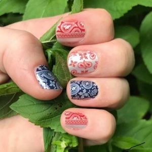 Color Street nail polish strips